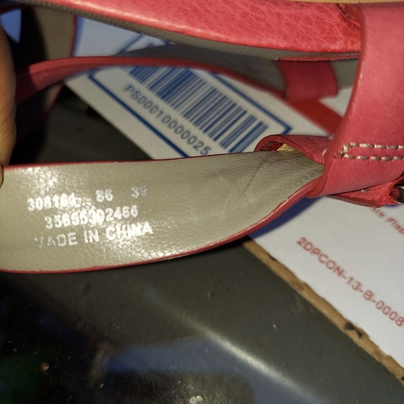 Size 39 ECCO Red 3inch heels - Picture 6 of 13